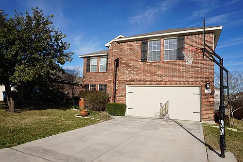 2121 Warwick Pl Photo 1