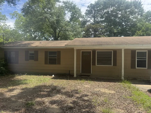 210 Davenport St, Headland, AL 36345