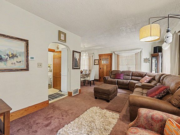 4th image of 182 W Mansion St