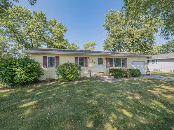 1023 E McKinsey St, Moberly, MO 65270