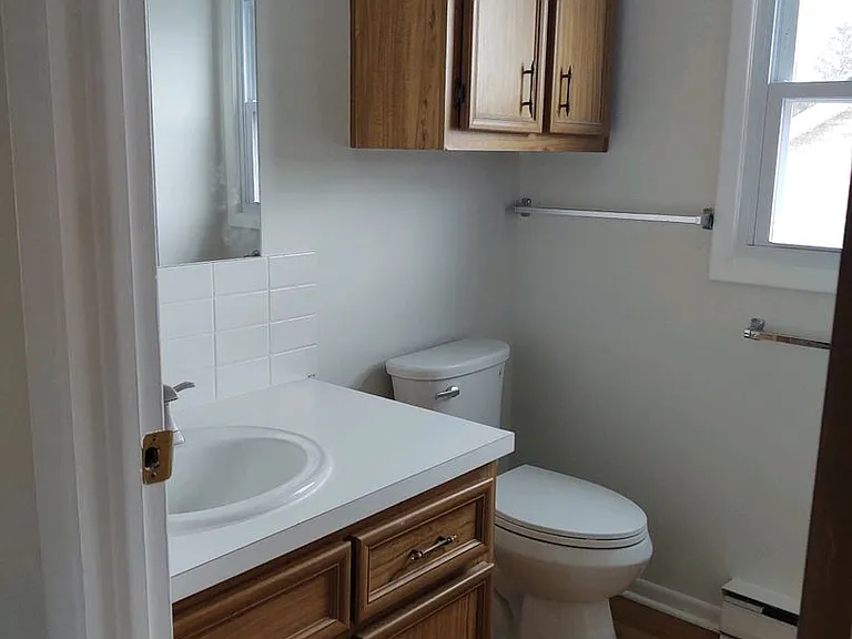 225 McKnight St — Photo 9
