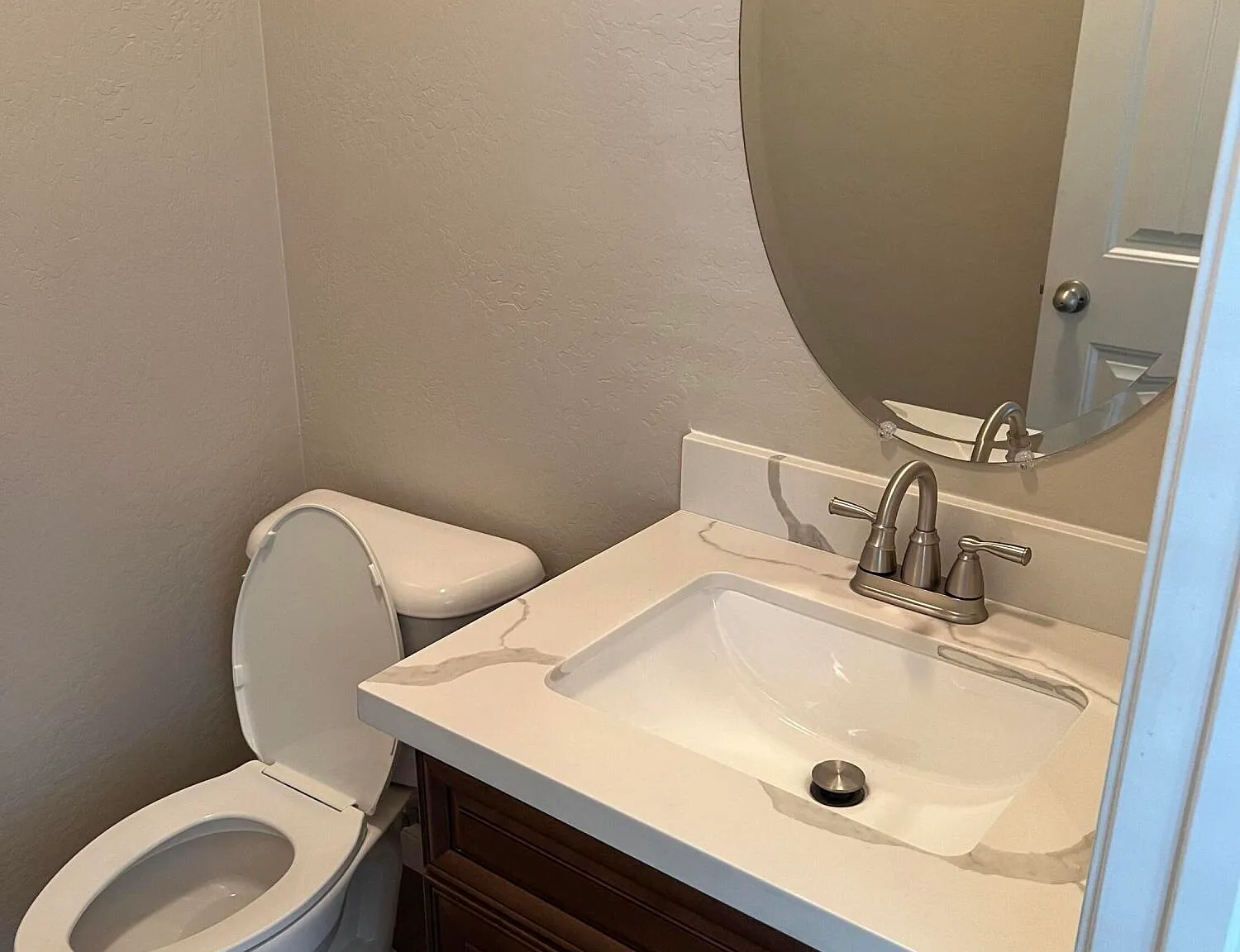 3 bed, 2.5 bath, 1675 sqft, $1,995 — Photo 4