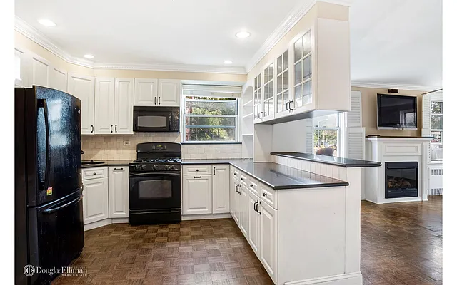 Sold by Douglas Elliman | media 2