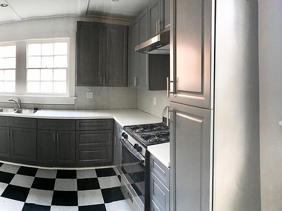 2nd image of 2027 Louisiana Ave #B