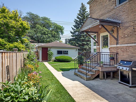 3rd image of 229 N Western Ave