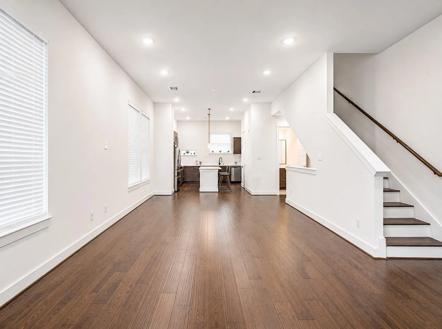 3 bed, 3.5 bath, 1919 sqft, $2,375 — Photo 3