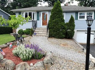 44 Mast Rd, Hopatcong, NJ 07843