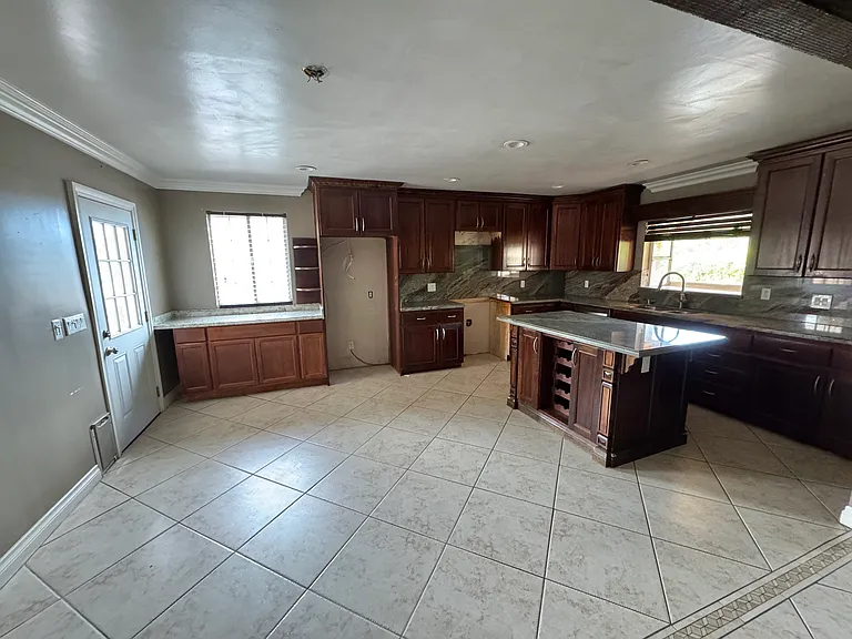 6624 Rhea Ave — Photo 5