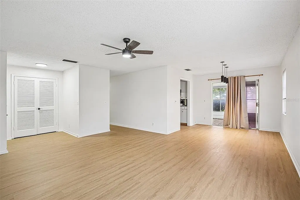 2 bed, 2.0 bath, 1175 sqft, $2,300 — Photo 4