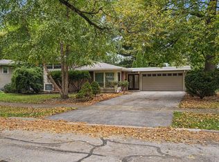 213 Triton Ln, Naperville, IL 60540