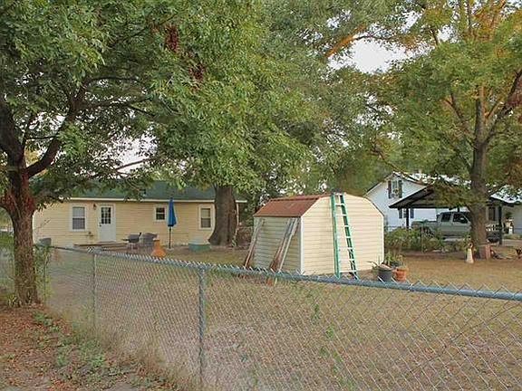 5th image of 420 S Bryson St