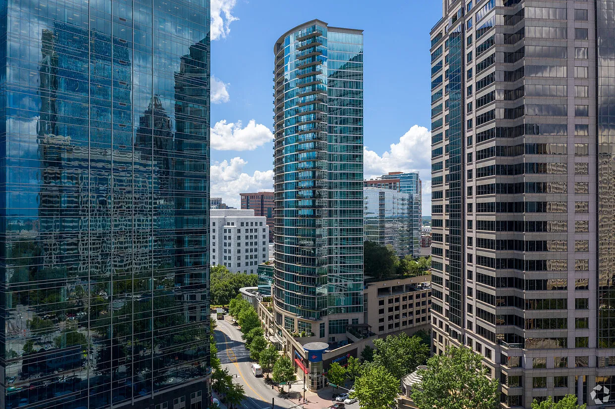 1 bed, 864 sqft, $2,250 — Photo 1