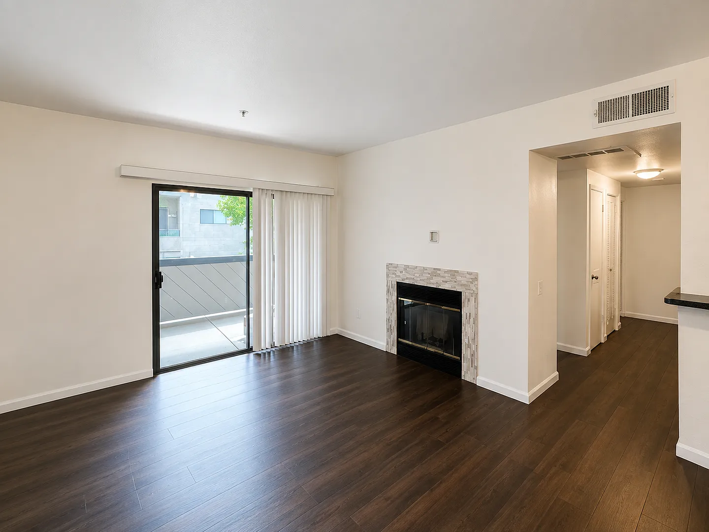 Upgrade 2Bed 2Bath Condo — Photo 4