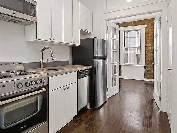 4th image of 74 Forsyth St APT 14