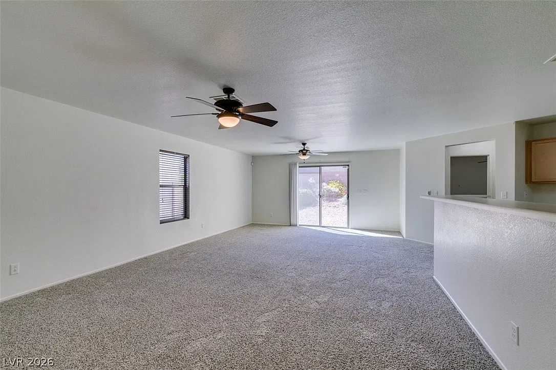 3 bed, 2.0 bath, 1636 sqft, $2,000 — Photo 4