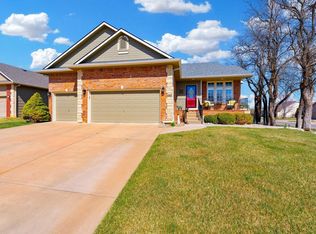 919 N Wisteria Cir, Derby, KS 67037