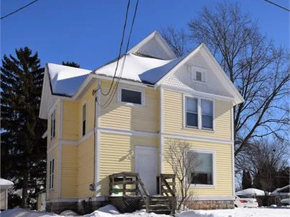 1424 N Main St #B, Oshkosh, WI 54901