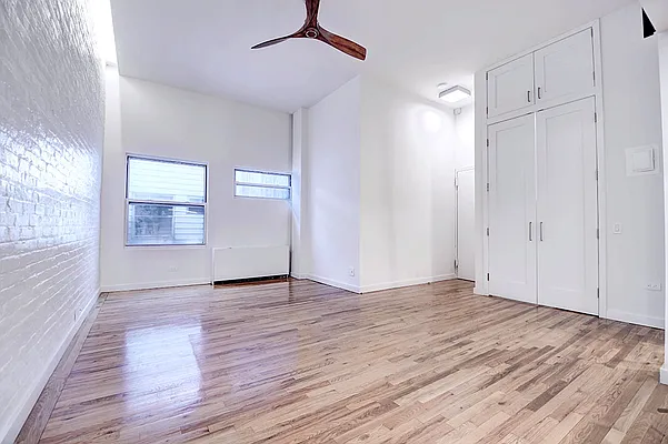 Rented by Urbane Brokerage | media 2