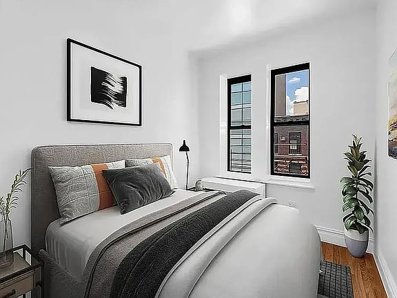 2nd image of 122 Norfolk St APT 6