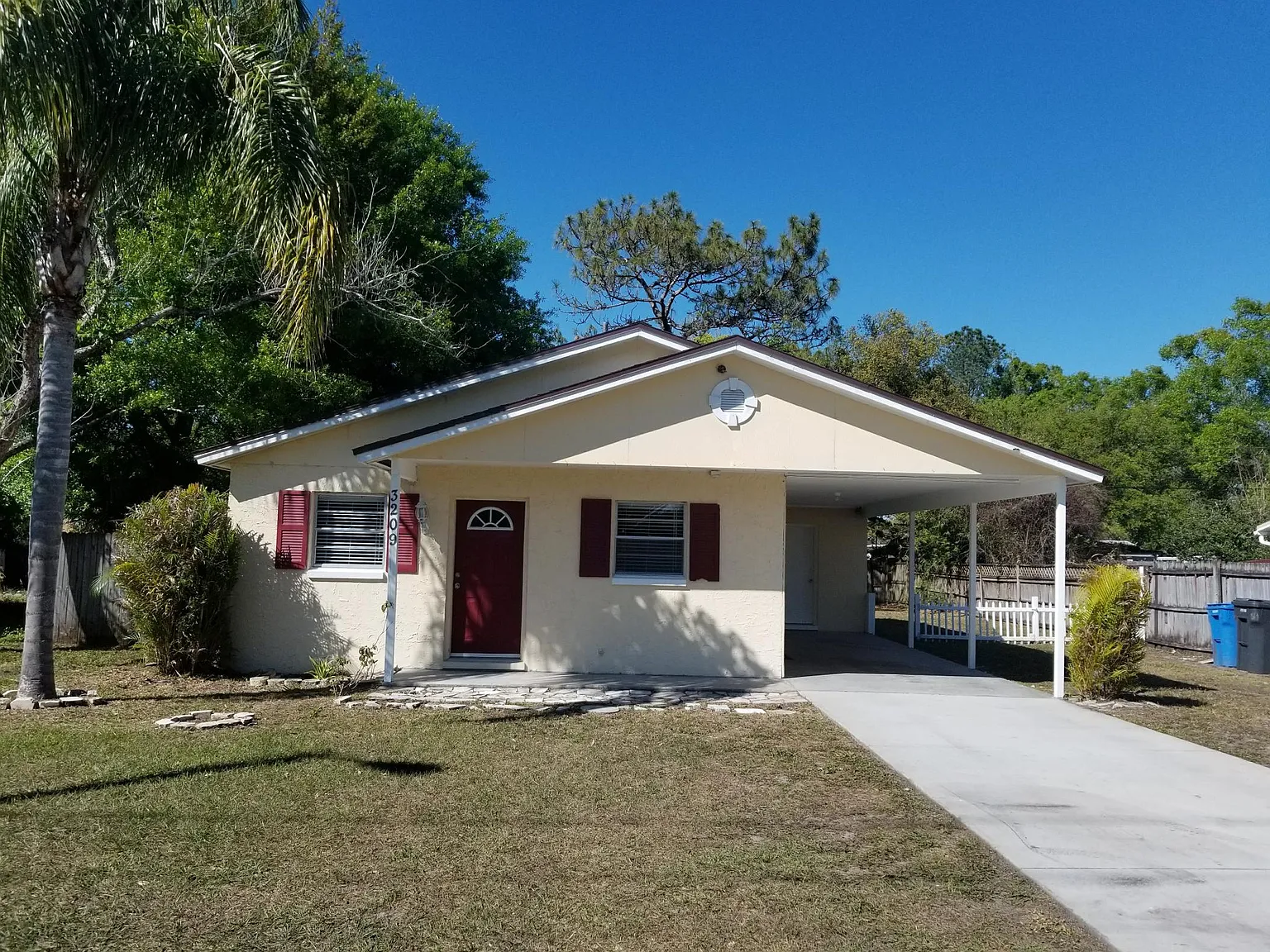 3 bed, 966 sqft, $2,200 — Photo 2
