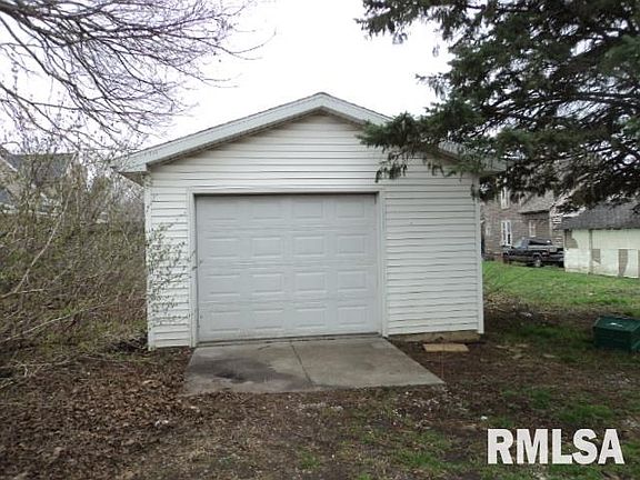 2nd image of 551 Maple Ave