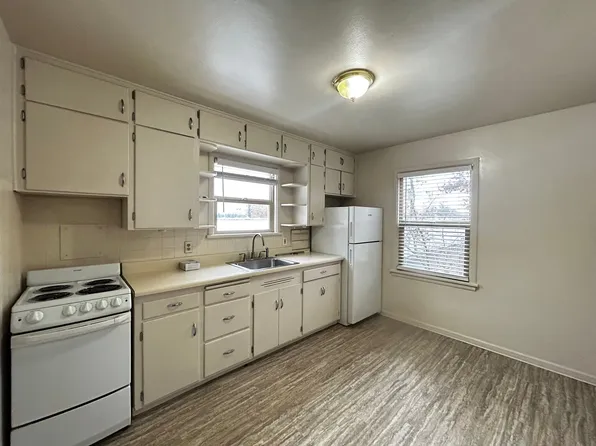 Evergreen Apartments, 2103-2115 W Riverside Ave #11, Spokane, WA 99201