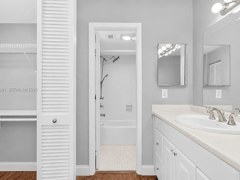 5961 N Falls Circle Dr #309 — Photo 14