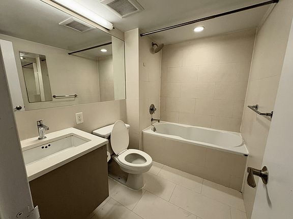 4th image of 752 W End Ave APT 12J