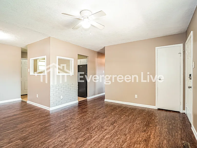 4313 E Livingston Ave — Photo 4