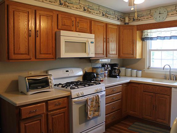 5th image of 49 River Park Dr