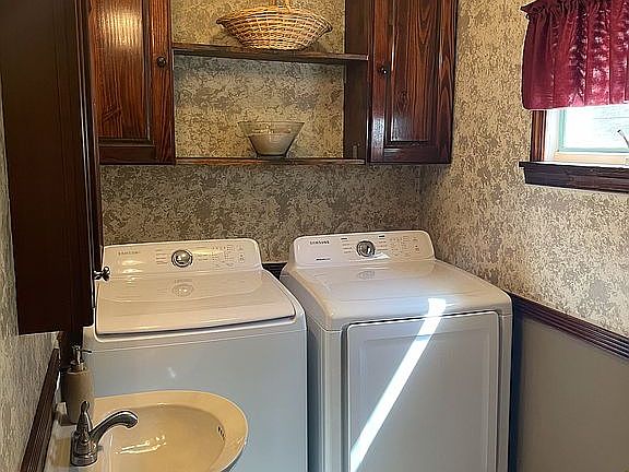 1/2 bath with laundry