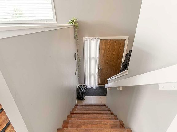 3rd image of 904 Aquitania Cir W Unit 904