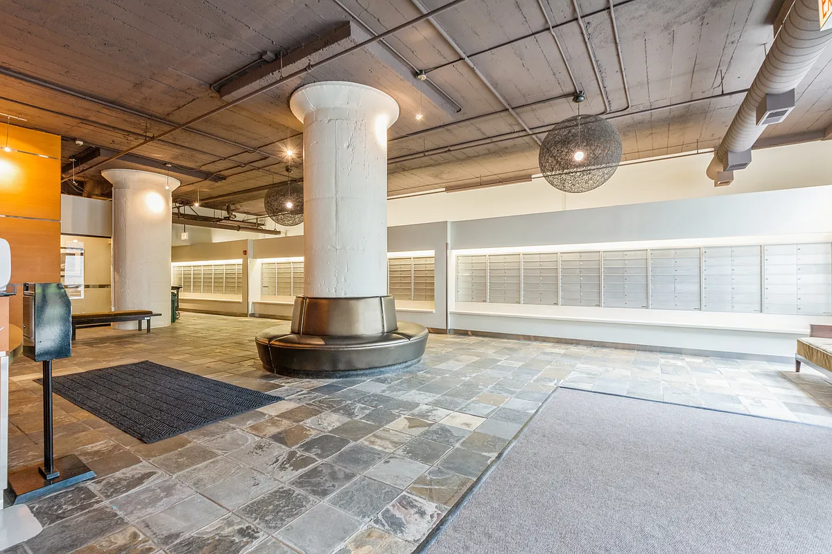 Building Photo - 1530 S State St #418