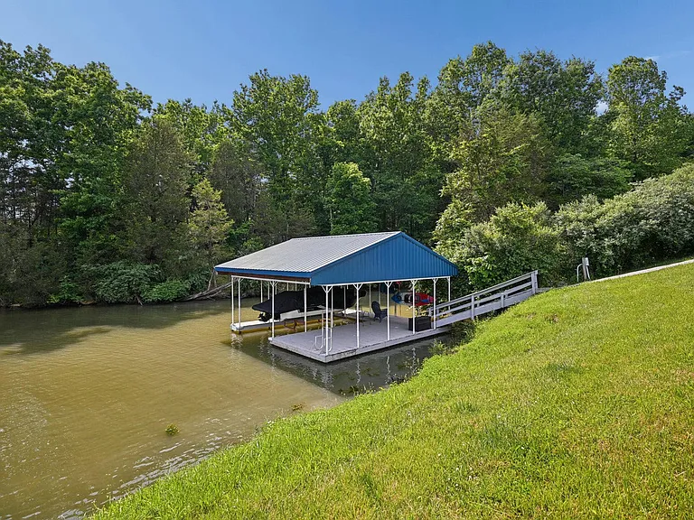 135 Harbour Pointe Dr — Photo 48