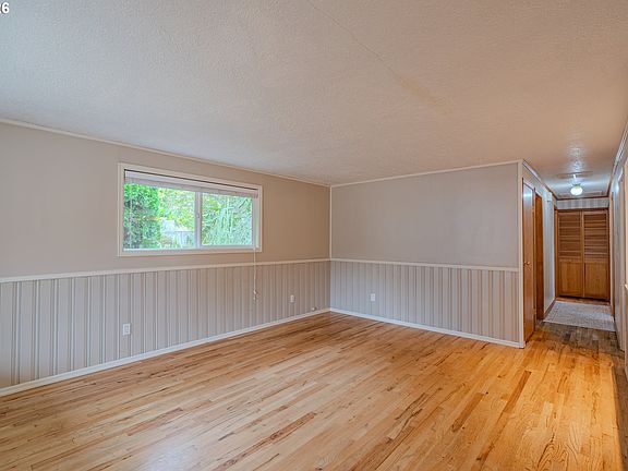 4th image of 21 NE 199th Ave