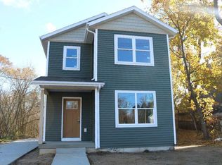 92 N State St, Sparta, MI 49345