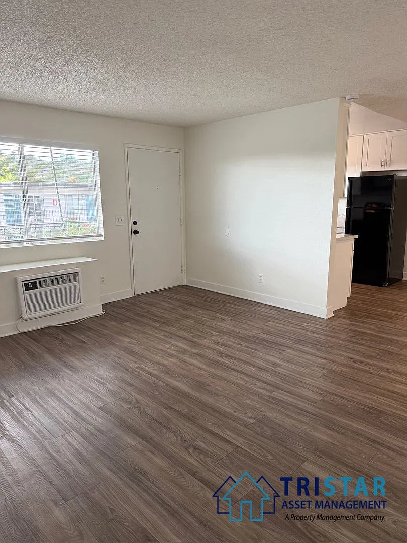 Kenwood Drive — Photo 3