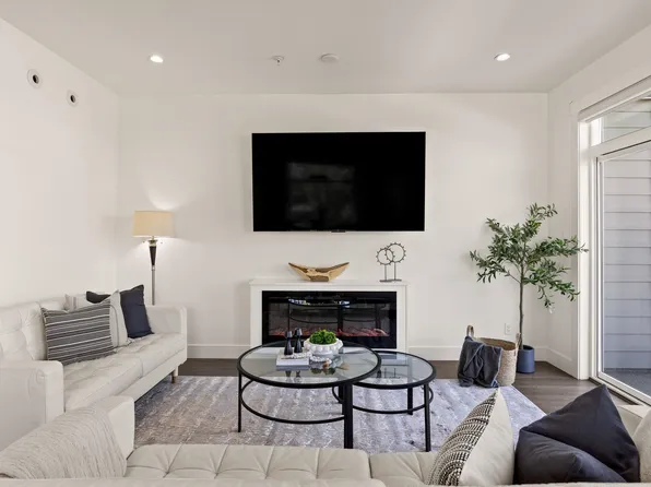 22334 48th Ave #26, Langley, BC V3A 3N5