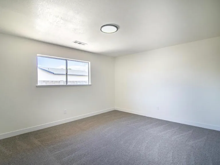 1435 S Salome St — Photo 10