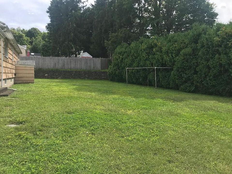 2nd image of 222 Grove Ave