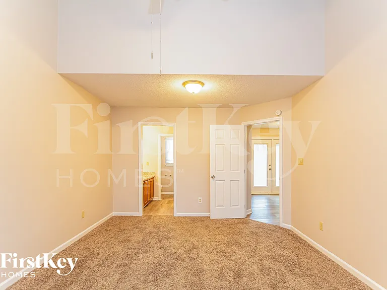 1311 Logan St — Photo 7