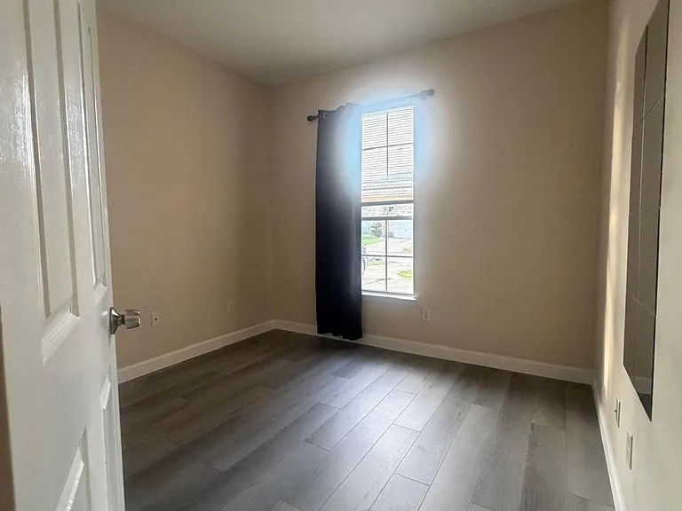 13113 Sunset Cliff Ct — Photo 10