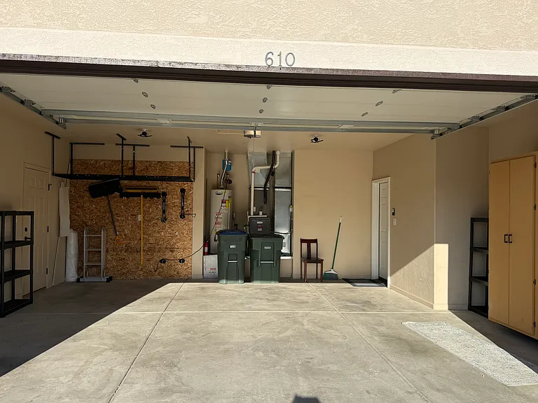 Silverado Dr — Photo 19