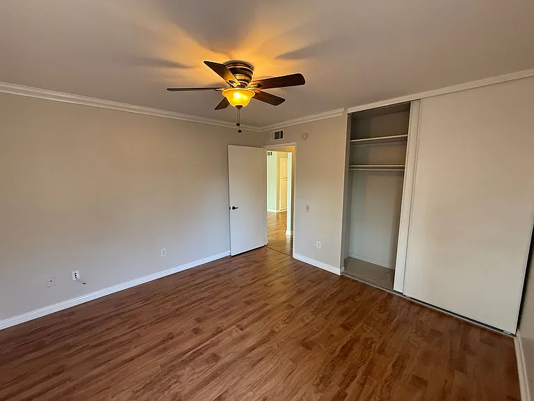 7208 Village 7 — Photo 16