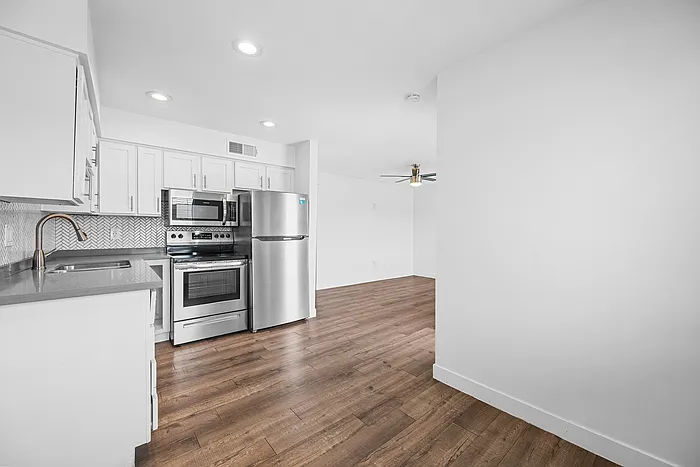 3135 E Fairmount Ave #3135 — Photo 12