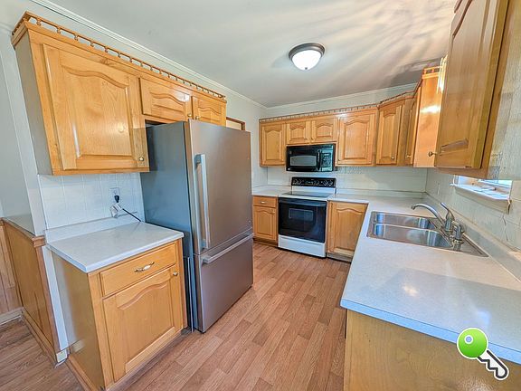3rd image of 710 Floy Dr