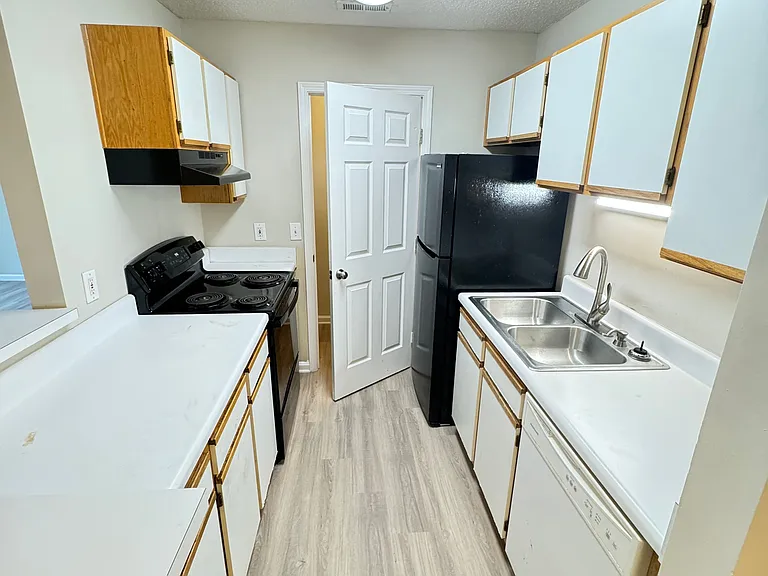 1202 Water Valley Ct NW — Photo 6