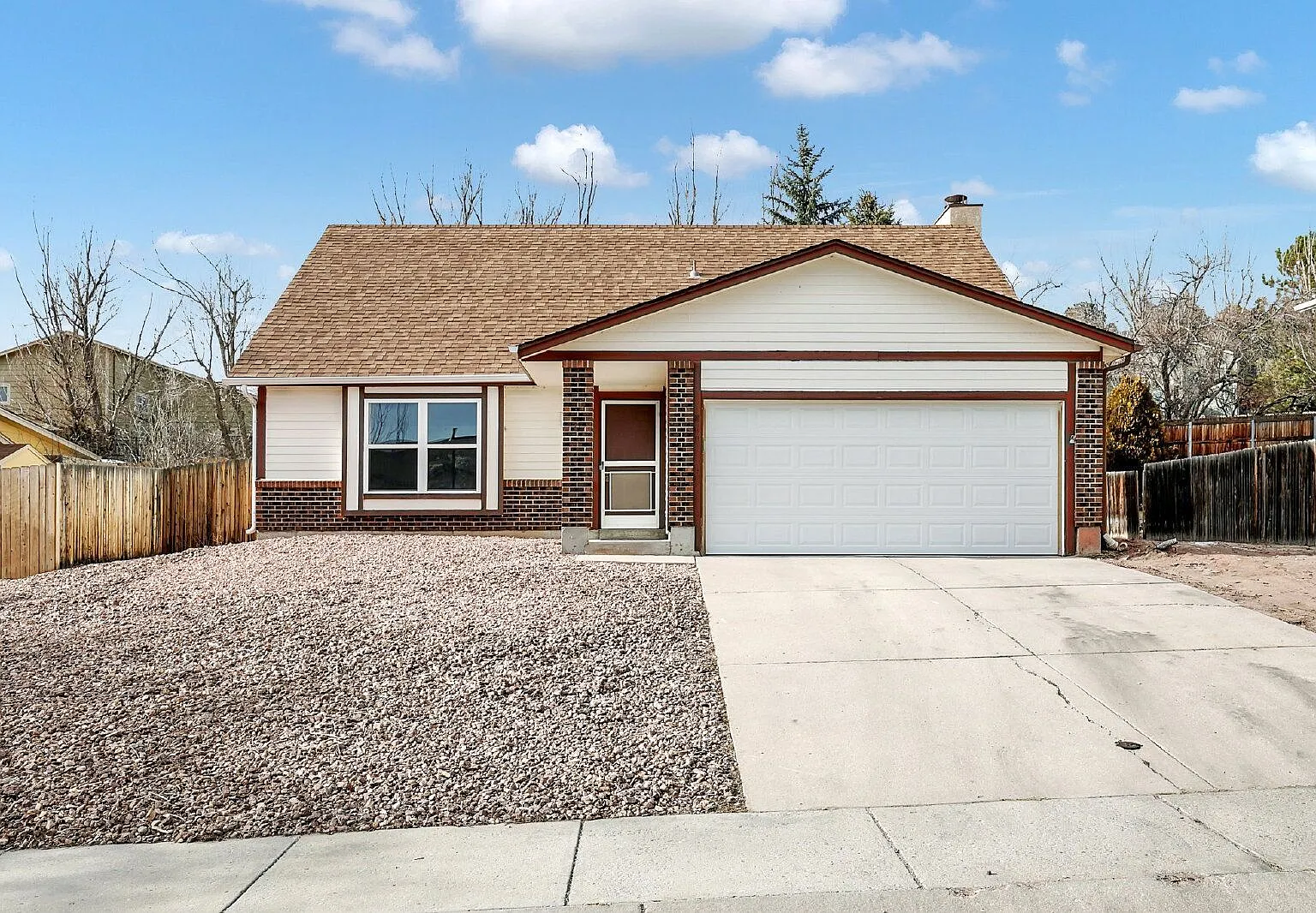 3 bed, 1.5 bath, 1604 sqft, $2,100 — Photo 2