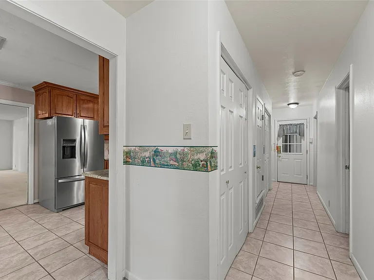 700 Shanklin Rd — Photo 23