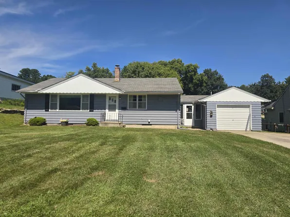 408 North St, Decorah, IA 52101